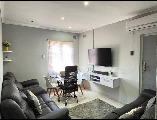 2 BEDROOM HOUSE FOR SALE IN SHALLCROSS